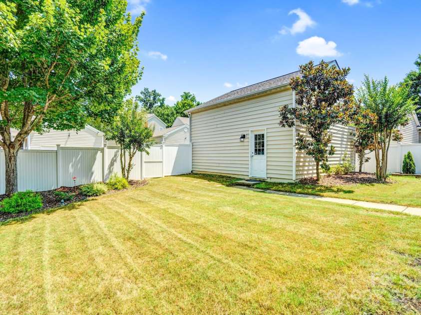 10509 Serape Road, Charlotte, NC 28277.  MLS# CAR4273267, YatesRealty ID 23322. 