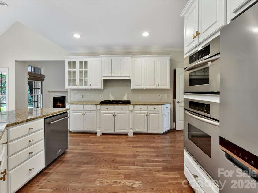 4510 Granite Hill Drive, Davidson, NC 28036.  MLS# CAR4381167, YatesRealty ID 23324. 
