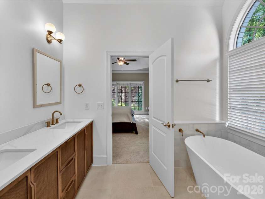 4510 Granite Hill Drive, Davidson, NC 28036.  MLS# CAR4381167, YatesRealty ID 23324. 
