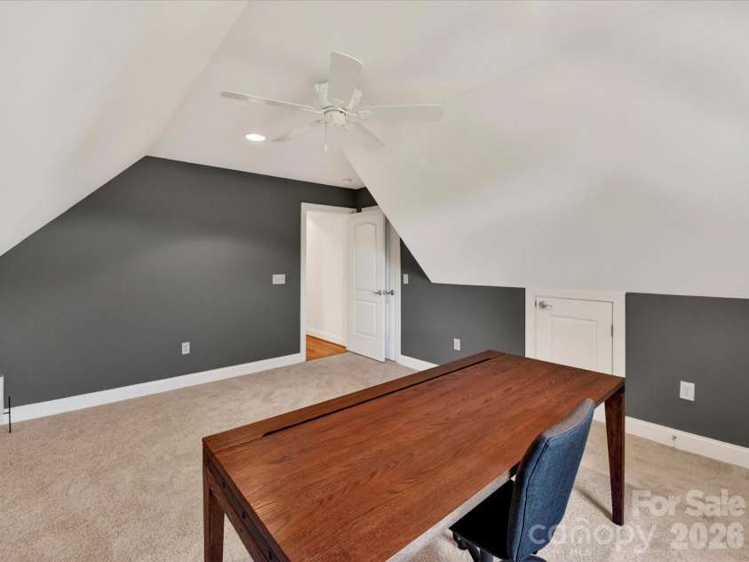 4510 Granite Hill Drive, Davidson, NC 28036.  MLS# CAR4381167, YatesRealty ID 23324. 