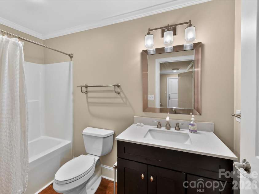 4510 Granite Hill Drive, Davidson, NC 28036.  MLS# CAR4381167, YatesRealty ID 23324. 