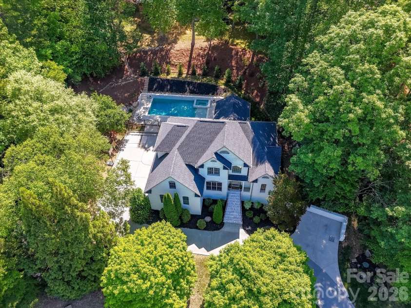 4510 Granite Hill Drive, Davidson, NC 28036.  MLS# CAR4381167, YatesRealty ID 23324. 