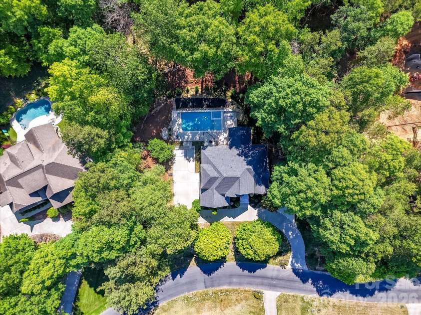 4510 Granite Hill Drive, Davidson, NC 28036.  MLS# CAR4381167, YatesRealty ID 23324. 