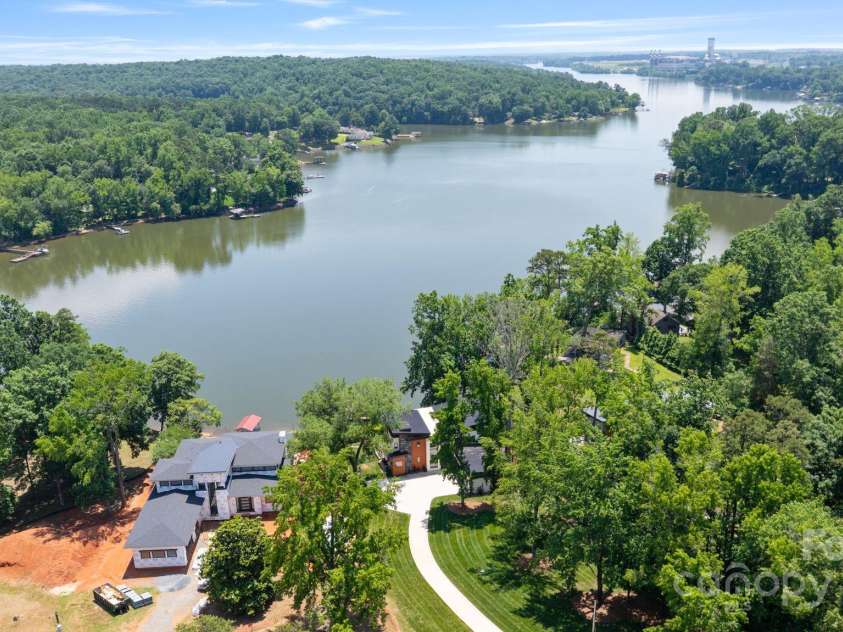 5930 Midsomer Road, Charlotte, NC 28214.  MLS# CAR4263146, YatesRealty ID 23324. 