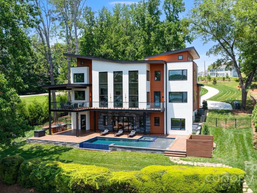5930 Midsomer Road, Charlotte, NC 28214.  MLS# CAR4263146, YatesRealty ID 23324. 