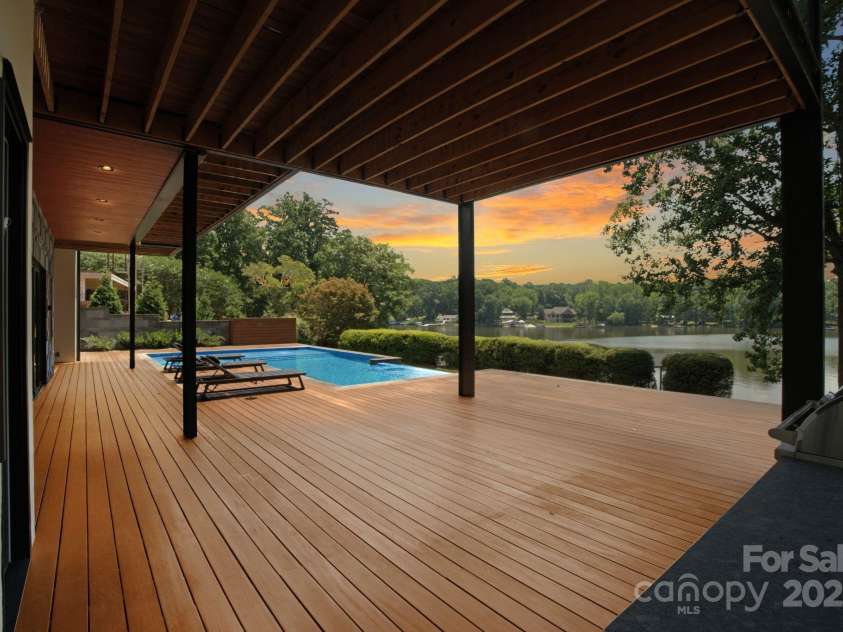 5930 Midsomer Road, Charlotte, NC 28214.  MLS# CAR4263146, YatesRealty ID 23324. 