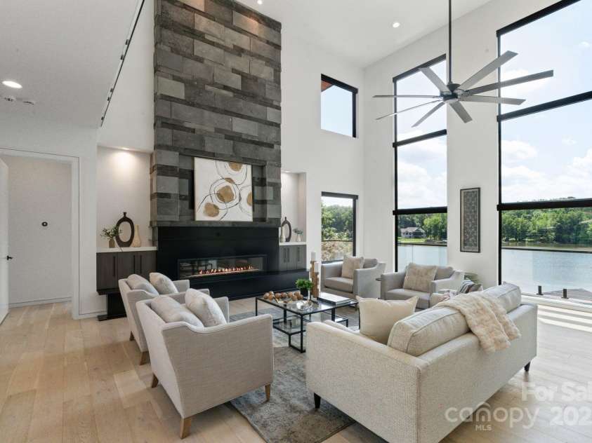 5930 Midsomer Road, Charlotte, NC 28214.  MLS# CAR4263146, YatesRealty ID 23324. 