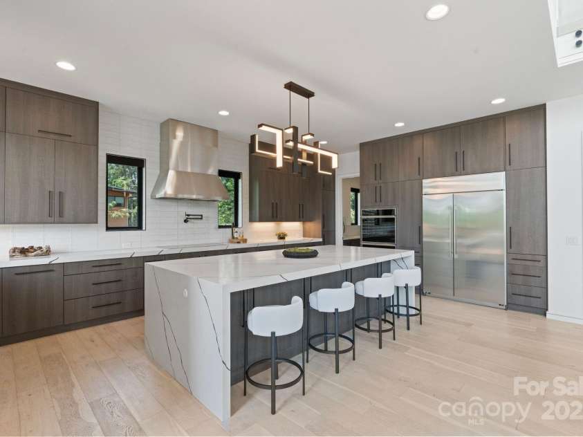 5930 Midsomer Road, Charlotte, NC 28214.  MLS# CAR4263146, YatesRealty ID 23324. 