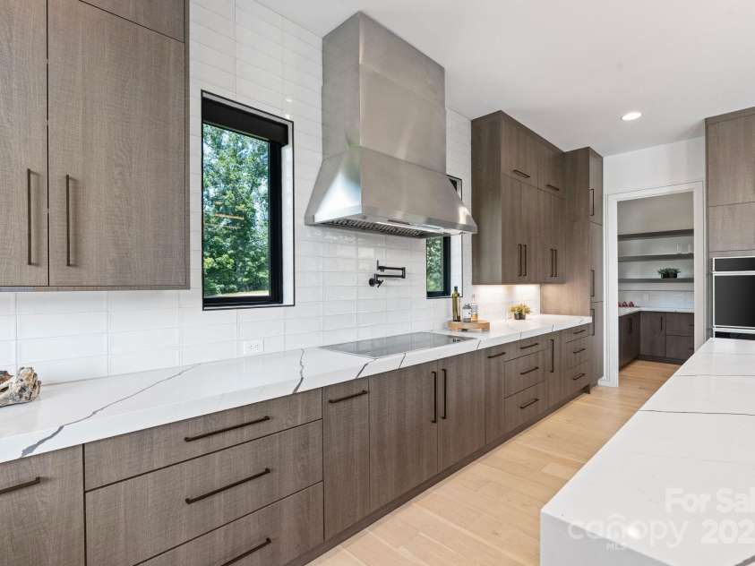 5930 Midsomer Road, Charlotte, NC 28214.  MLS# CAR4263146, YatesRealty ID 23324. 