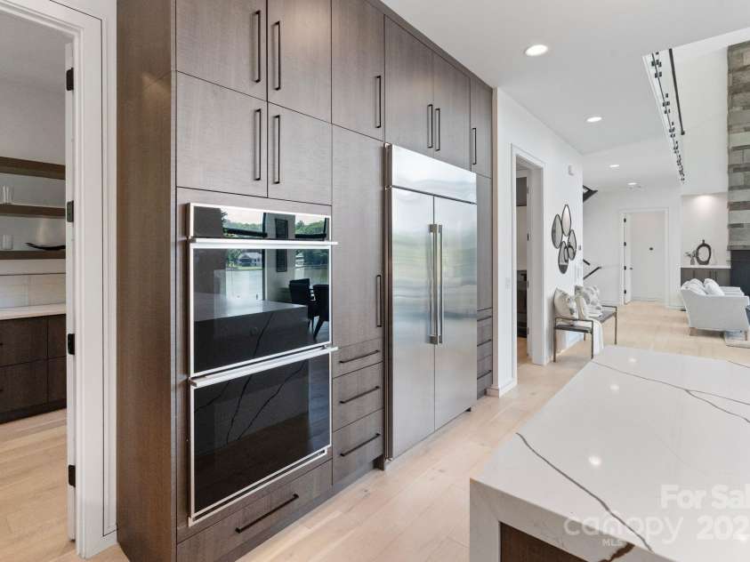 5930 Midsomer Road, Charlotte, NC 28214.  MLS# CAR4263146, YatesRealty ID 23324. 