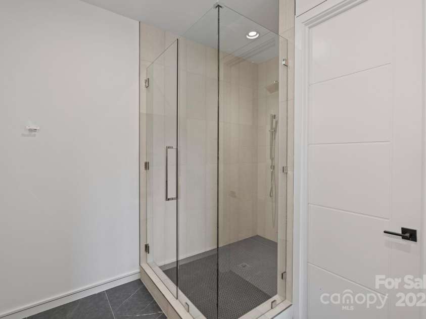 5930 Midsomer Road, Charlotte, NC 28214.  MLS# CAR4263146, YatesRealty ID 23324. 
