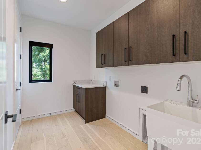 5930 Midsomer Road, Charlotte, NC 28214.  MLS# CAR4263146, YatesRealty ID 23324. 