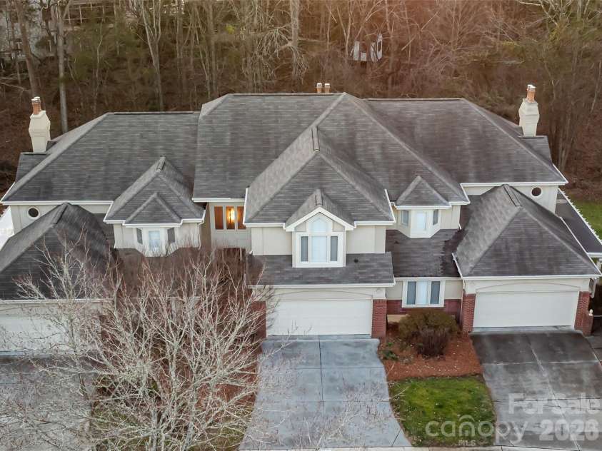 6645 Gaywind Drive, Charlotte, NC 28226.  MLS# CAR4333682, YatesRealty ID 23326. 