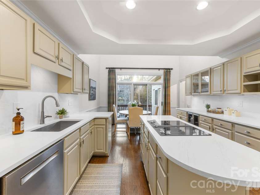 6645 Gaywind Drive, Charlotte, NC 28226.  MLS# CAR4333682, YatesRealty ID 23326. 