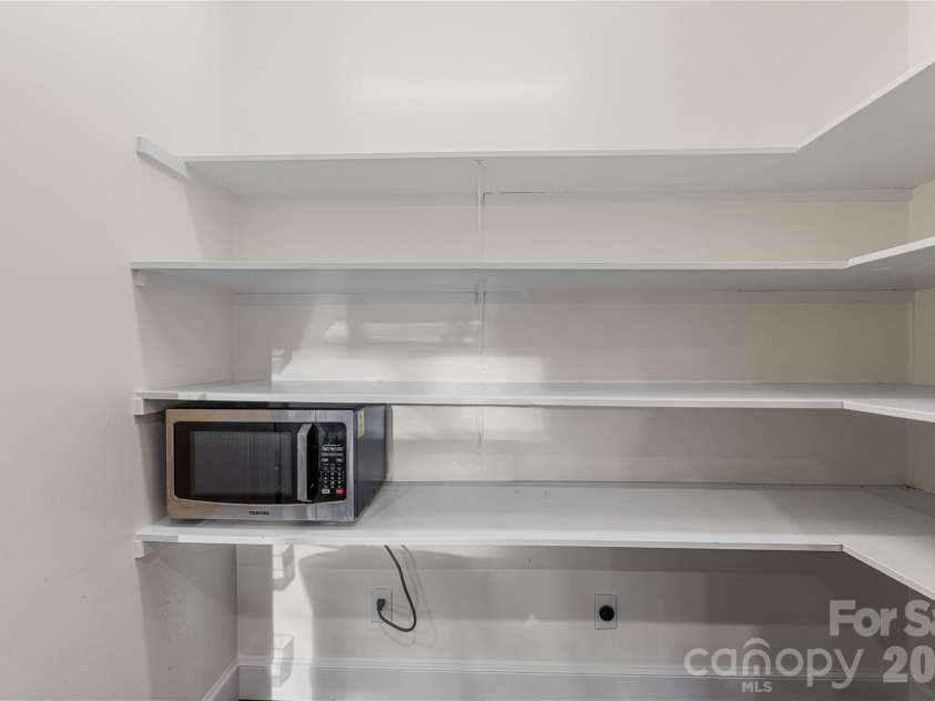 6645 Gaywind Drive, Charlotte, NC 28226.  MLS# CAR4333682, YatesRealty ID 23326. 