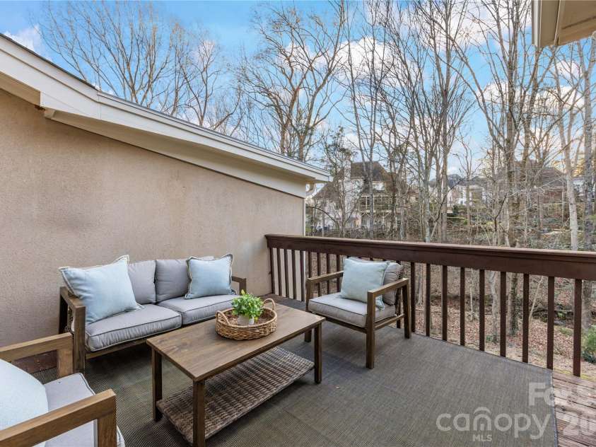 6645 Gaywind Drive, Charlotte, NC 28226.  MLS# CAR4333682, YatesRealty ID 23326. 