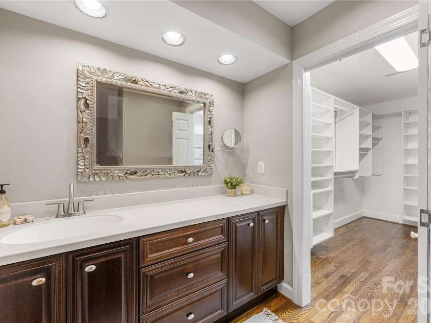 6645 Gaywind Drive, Charlotte, NC 28226.  MLS# CAR4333682, YatesRealty ID 23326. 