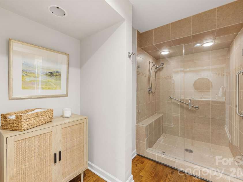 6645 Gaywind Drive, Charlotte, NC 28226.  MLS# CAR4333682, YatesRealty ID 23326. 