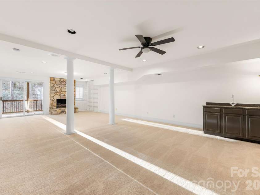 6645 Gaywind Drive, Charlotte, NC 28226.  MLS# CAR4333682, YatesRealty ID 23326. 