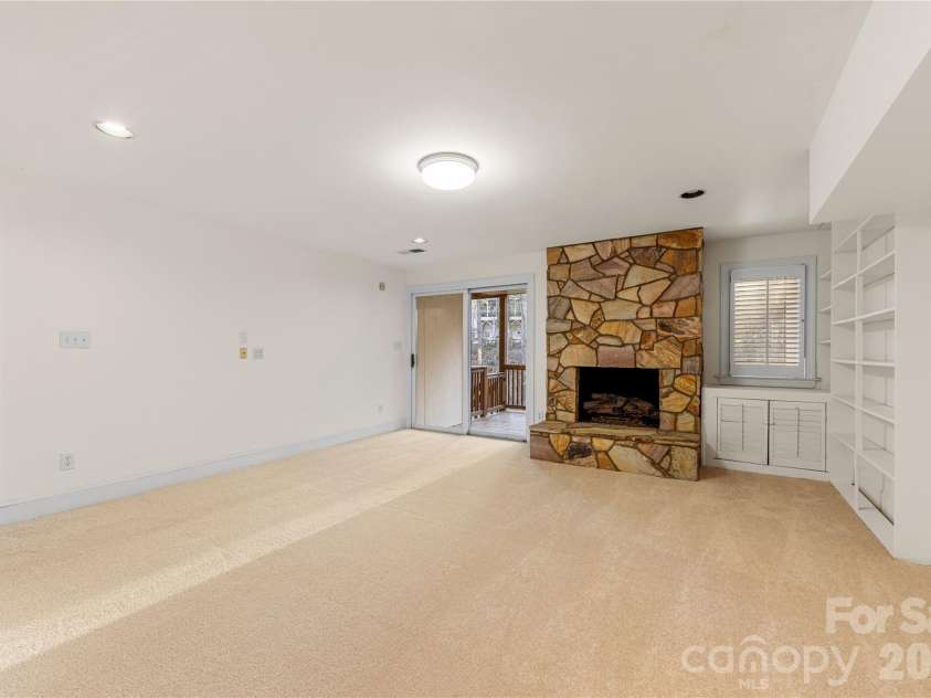 6645 Gaywind Drive, Charlotte, NC 28226.  MLS# CAR4333682, YatesRealty ID 23326. 