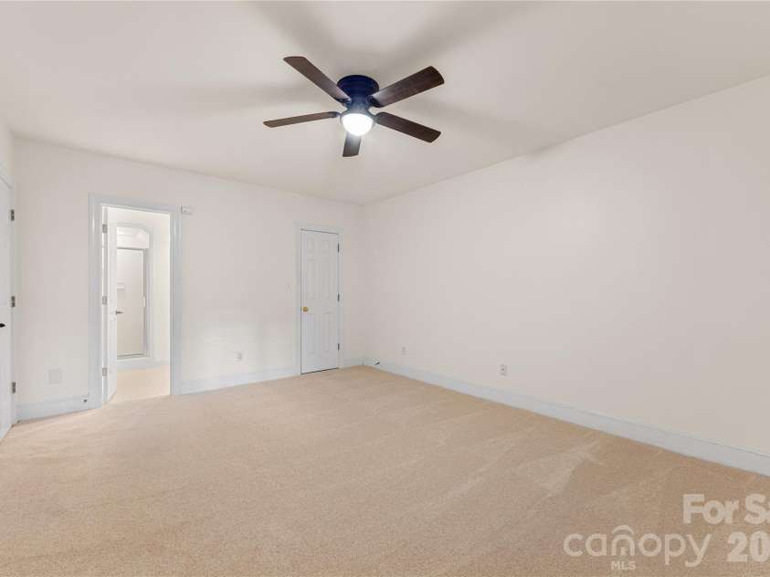 6645 Gaywind Drive, Charlotte, NC 28226.  MLS# CAR4333682, YatesRealty ID 23326. 