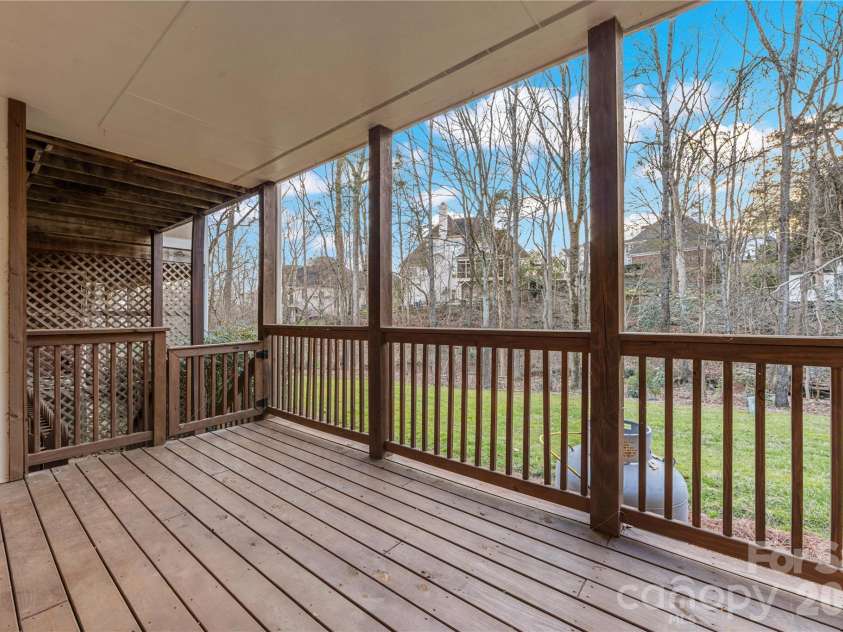 6645 Gaywind Drive, Charlotte, NC 28226.  MLS# CAR4333682, YatesRealty ID 23326. 