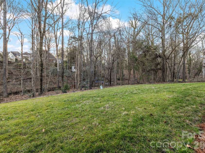 6645 Gaywind Drive, Charlotte, NC 28226.  MLS# CAR4333682, YatesRealty ID 23326. 