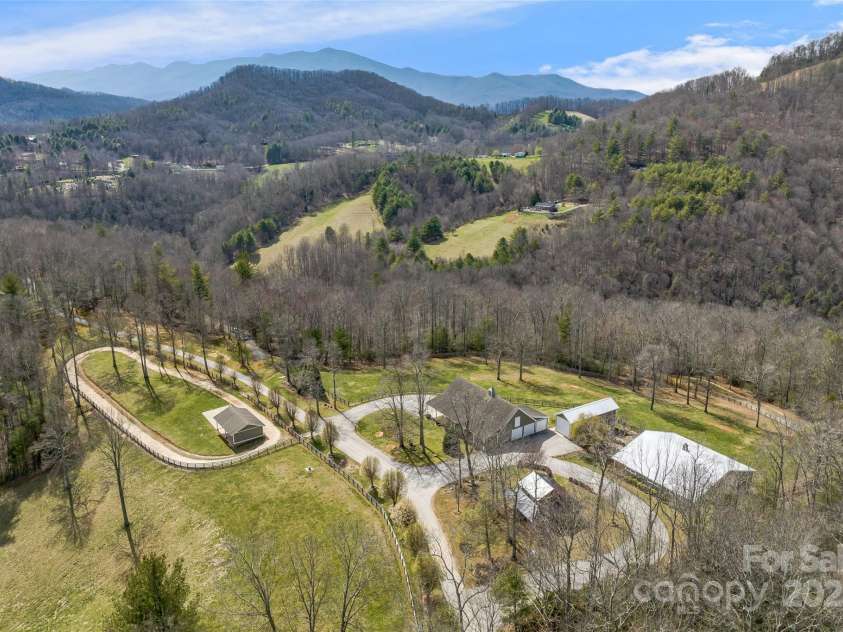 1987 Rabbit Hop Road, Spruce Pine, NC 28777.  MLS# CAR4270357, YatesRealty ID 23328. 