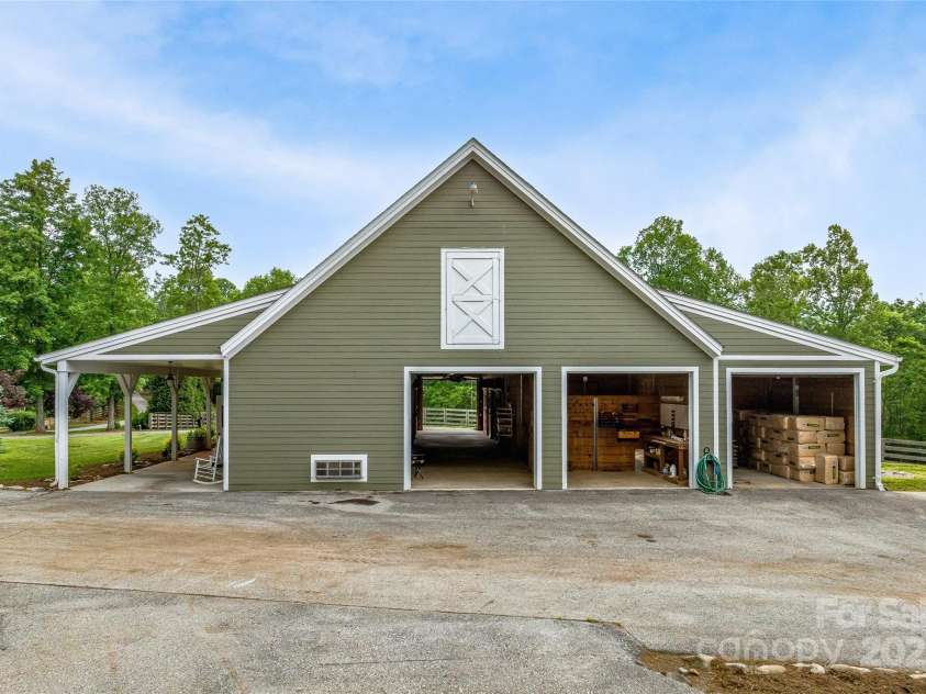 1987 Rabbit Hop Road, Spruce Pine, NC 28777.  MLS# CAR4270357, YatesRealty ID 23328. 