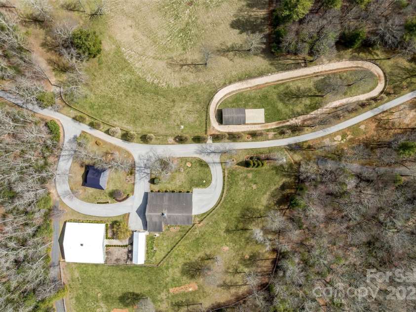 1987 Rabbit Hop Road, Spruce Pine, NC 28777.  MLS# CAR4270357, YatesRealty ID 23328. 