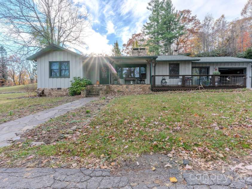 127 Reid Queen Drive, Little Switzerland, NC 28749.  MLS# CAR4326827, YatesRealty ID 2333. 