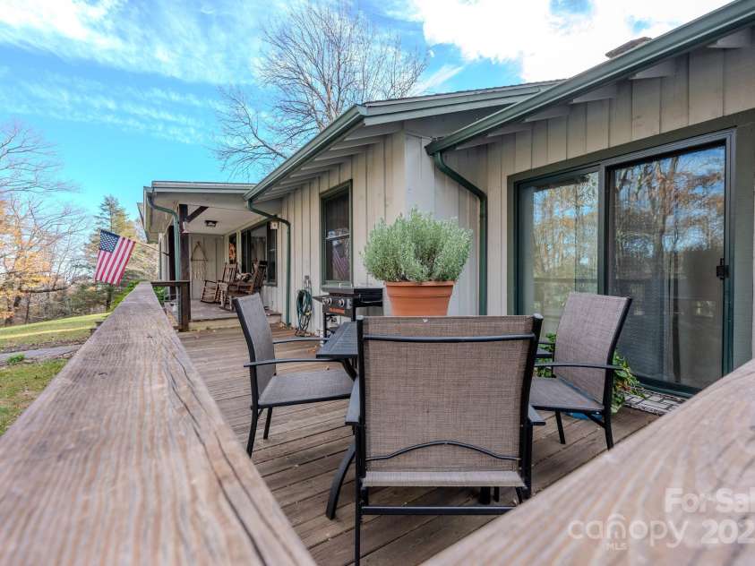 127 Reid Queen Drive, Little Switzerland, NC 28749.  MLS# CAR4326827, YatesRealty ID 2333. 