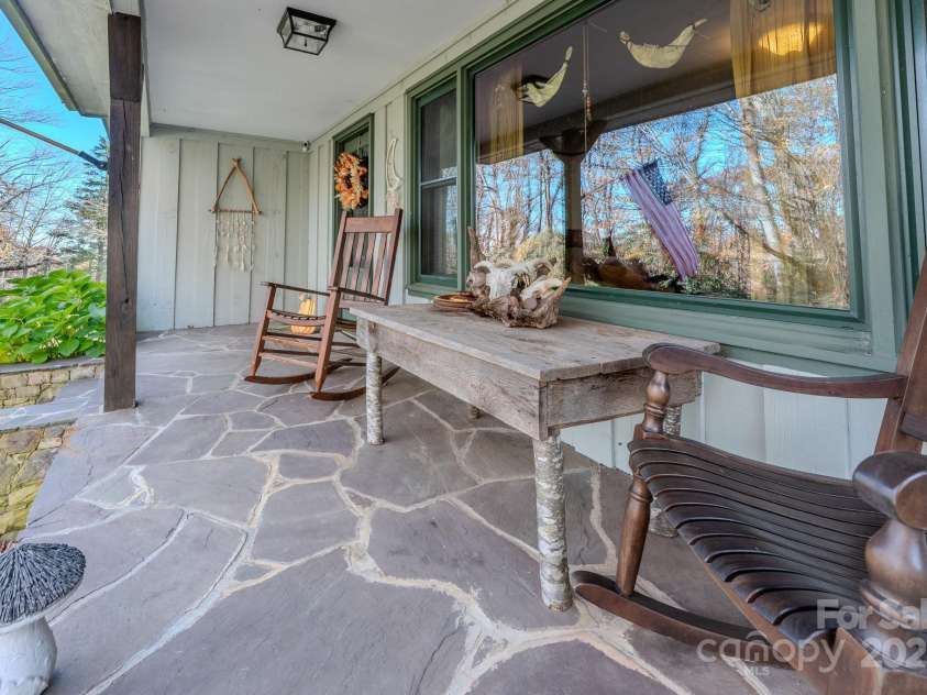 127 Reid Queen Drive, Little Switzerland, NC 28749.  MLS# CAR4326827, YatesRealty ID 2333. 