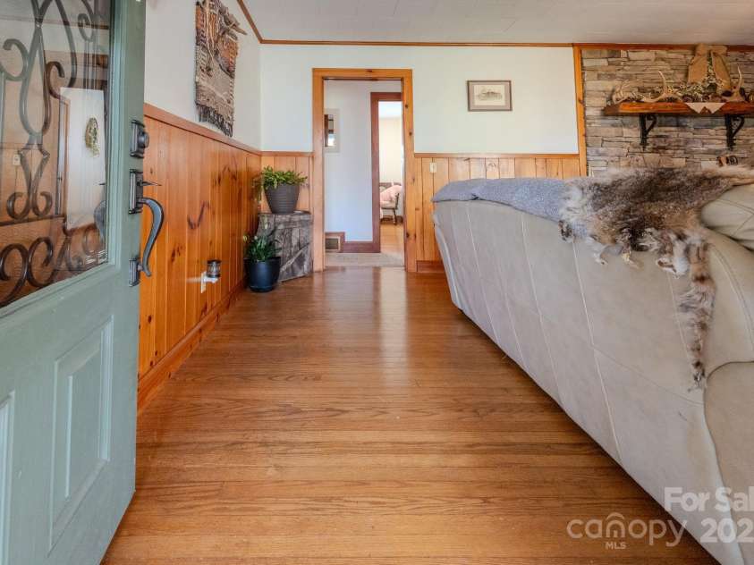 127 Reid Queen Drive, Little Switzerland, NC 28749.  MLS# CAR4326827, YatesRealty ID 2333. 