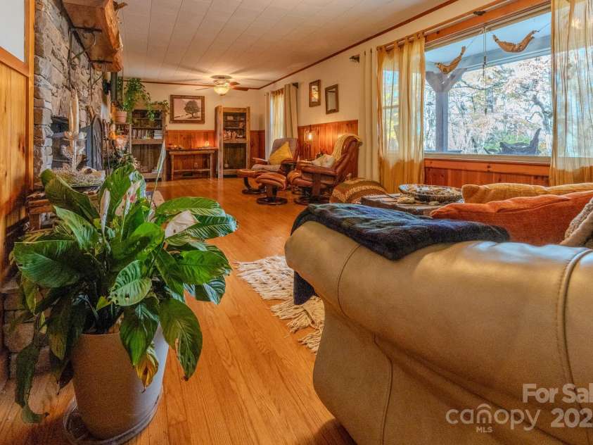 127 Reid Queen Drive, Little Switzerland, NC 28749.  MLS# CAR4326827, YatesRealty ID 2333. 