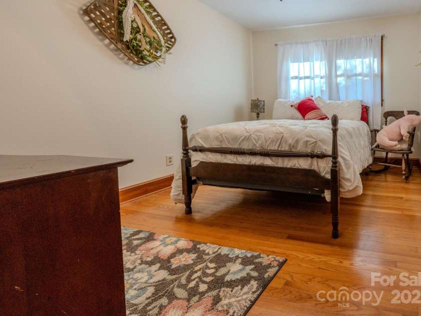 127 Reid Queen Drive, Little Switzerland, NC 28749.  MLS# CAR4326827, YatesRealty ID 2333. 