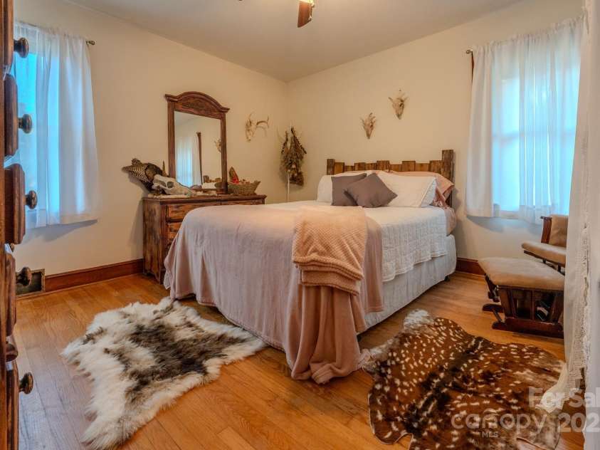 127 Reid Queen Drive, Little Switzerland, NC 28749.  MLS# CAR4326827, YatesRealty ID 2333. 