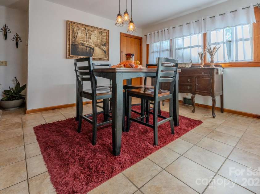 127 Reid Queen Drive, Little Switzerland, NC 28749.  MLS# CAR4326827, YatesRealty ID 2333. 