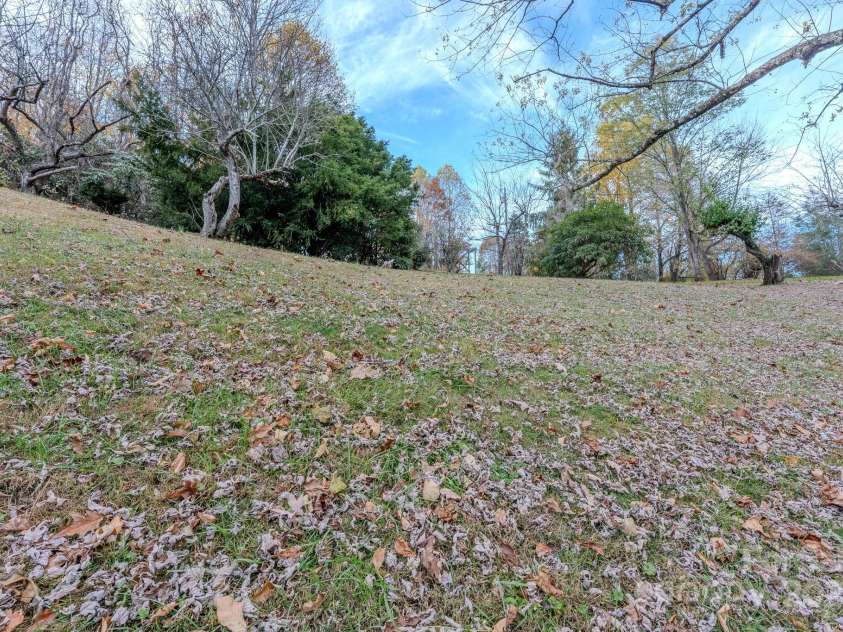 127 Reid Queen Drive, Little Switzerland, NC 28749.  MLS# CAR4326827, YatesRealty ID 2333. 