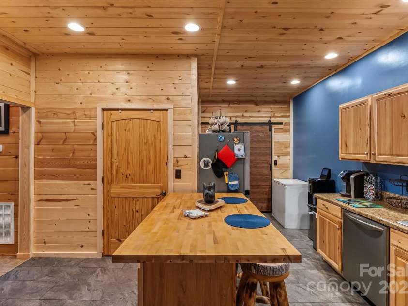 16 Saratoga Drive, Nebo, NC 28761.  MLS# CAR4273309, YatesRealty ID 23330. 