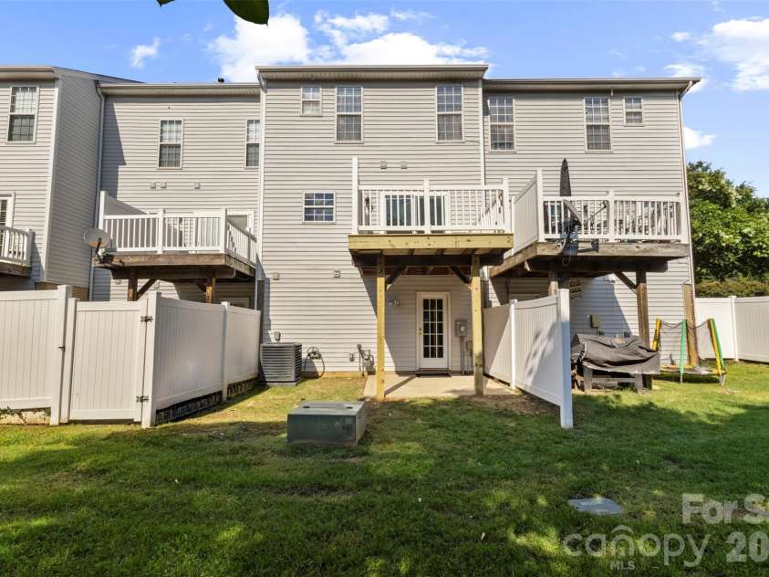 11022 Garden Oaks Lane, Charlotte, NC 28273.  MLS# CAR4381252, YatesRealty ID 23331. 