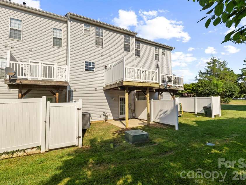 11022 Garden Oaks Lane, Charlotte, NC 28273.  MLS# CAR4381252, YatesRealty ID 23331. 
