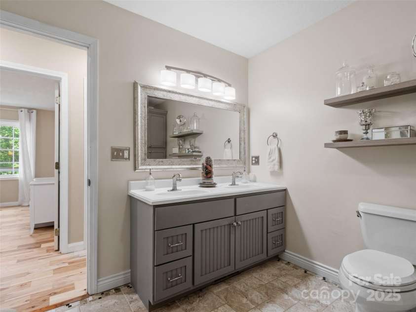 189 Poverty Branch Road, Barnardsville, NC 28709.  MLS# CAR4276020, YatesRealty ID 23331. Bathroom-main level