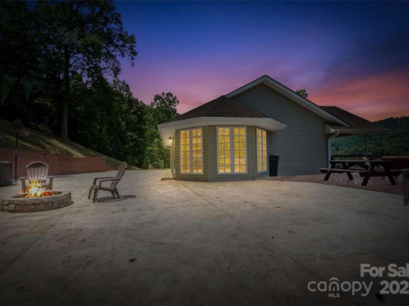 189 Poverty Branch Road, Barnardsville, NC 28709.  MLS# CAR4276020, YatesRealty ID 23331. Patio