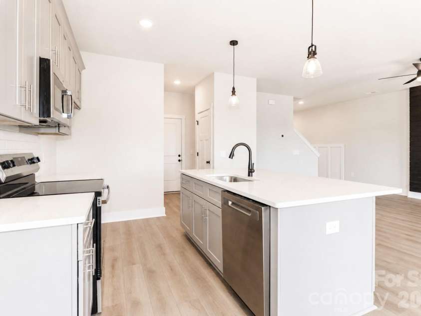 3139 Old Mountain Road, Stony Point, NC 28678.  MLS# CAR4372250, YatesRealty ID 23334. Kitchen