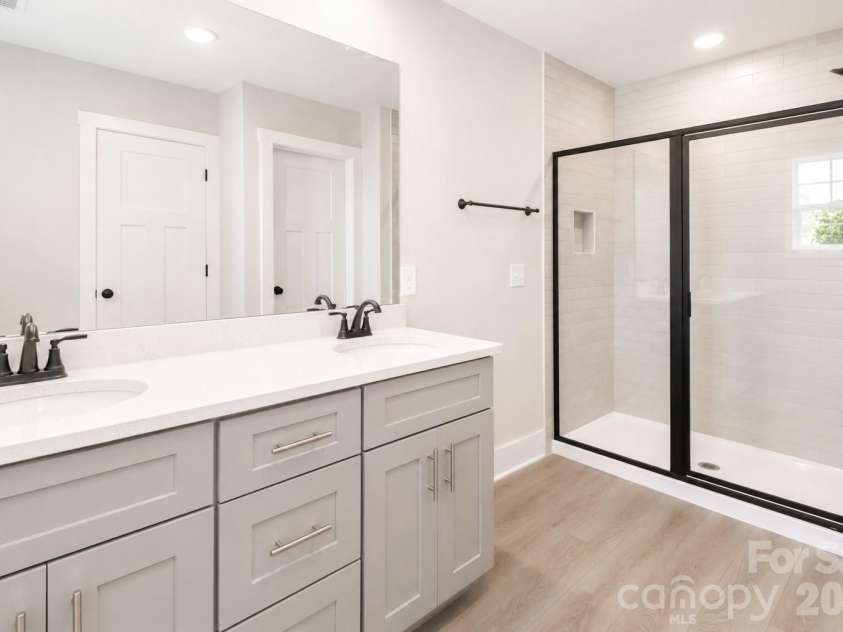 3139 Old Mountain Road, Stony Point, NC 28678.  MLS# CAR4372250, YatesRealty ID 23334. Primary Bathroom
