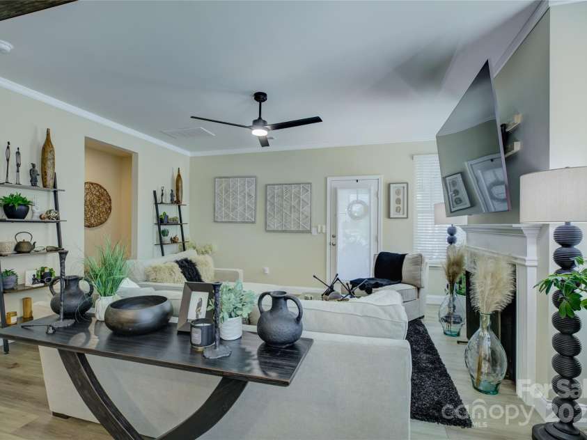 9507 Pointer Road, Huntersville, NC 28078.  MLS# CAR4276054, YatesRealty ID 23336. 