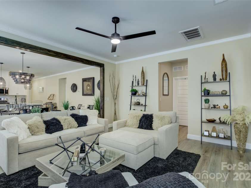 9507 Pointer Road, Huntersville, NC 28078.  MLS# CAR4276054, YatesRealty ID 23336. 