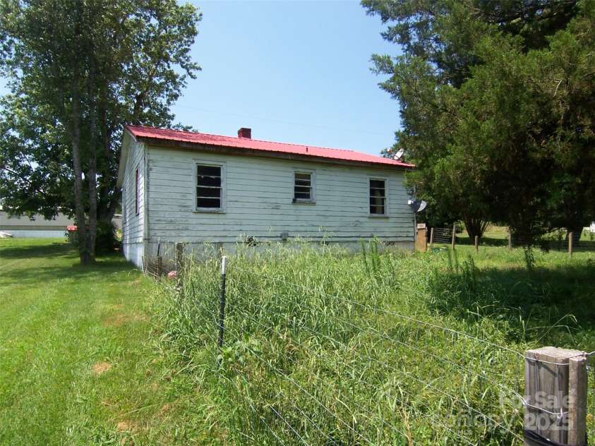 164 Drake Circle, Mooresboro, NC 28114.  MLS# CAR4276587, YatesRealty ID 23338. Back