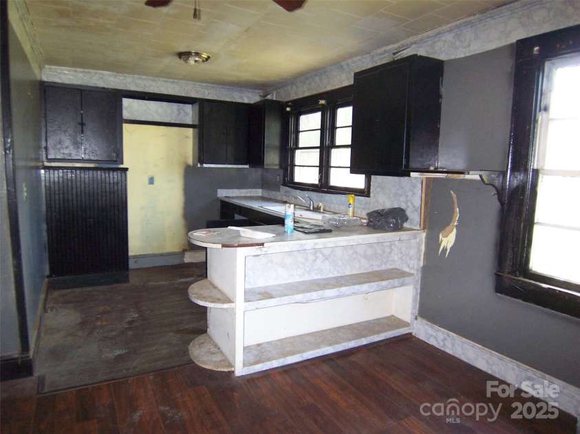 164 Drake Circle, Mooresboro, NC 28114.  MLS# CAR4276587, YatesRealty ID 23338. Eat In Kitchen